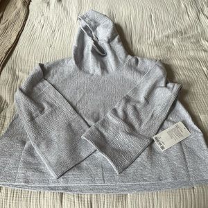 NWT retreat yourself pullover L/XL